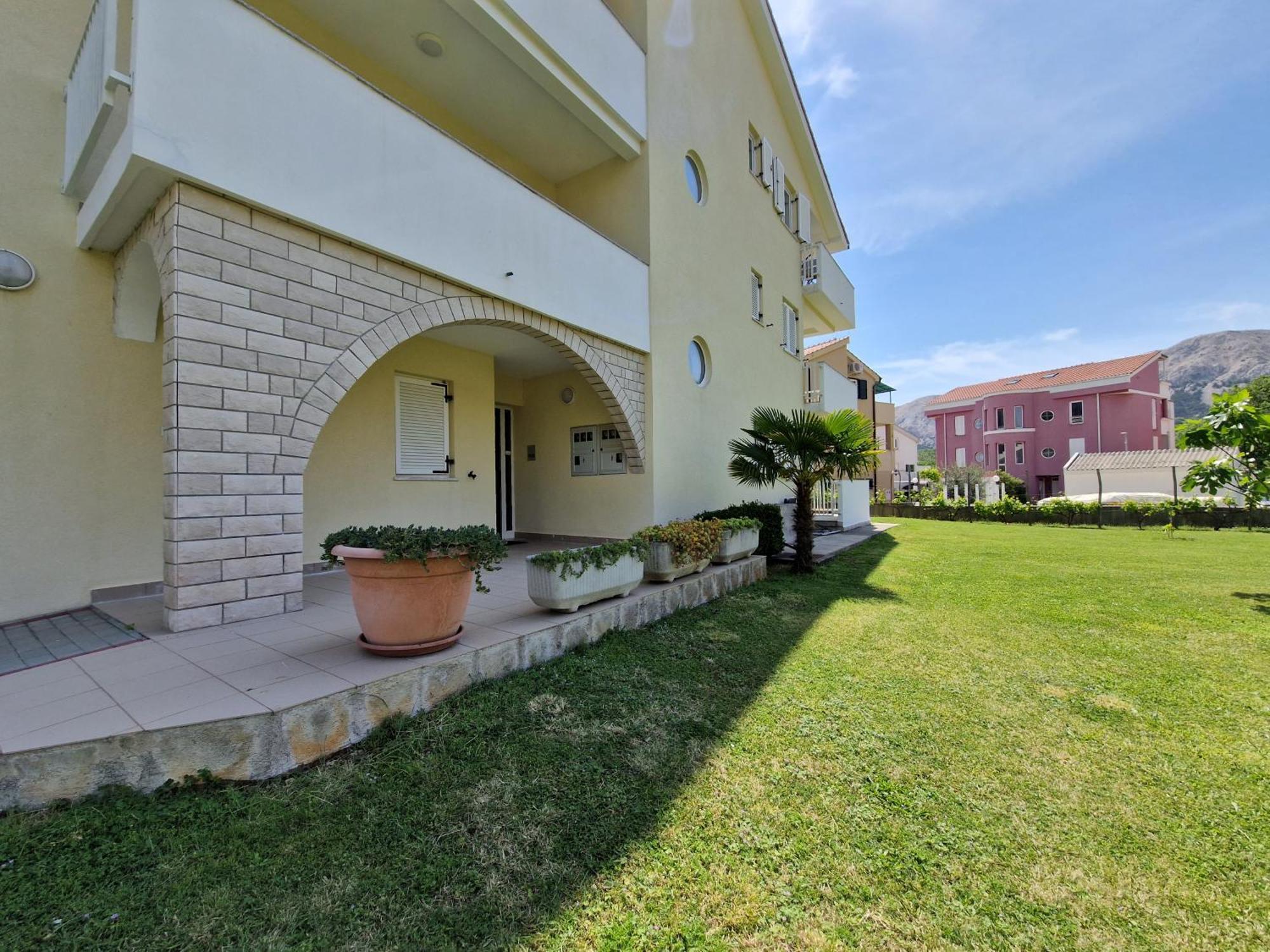 Apartments Josipa Baška Eksteriør bilde