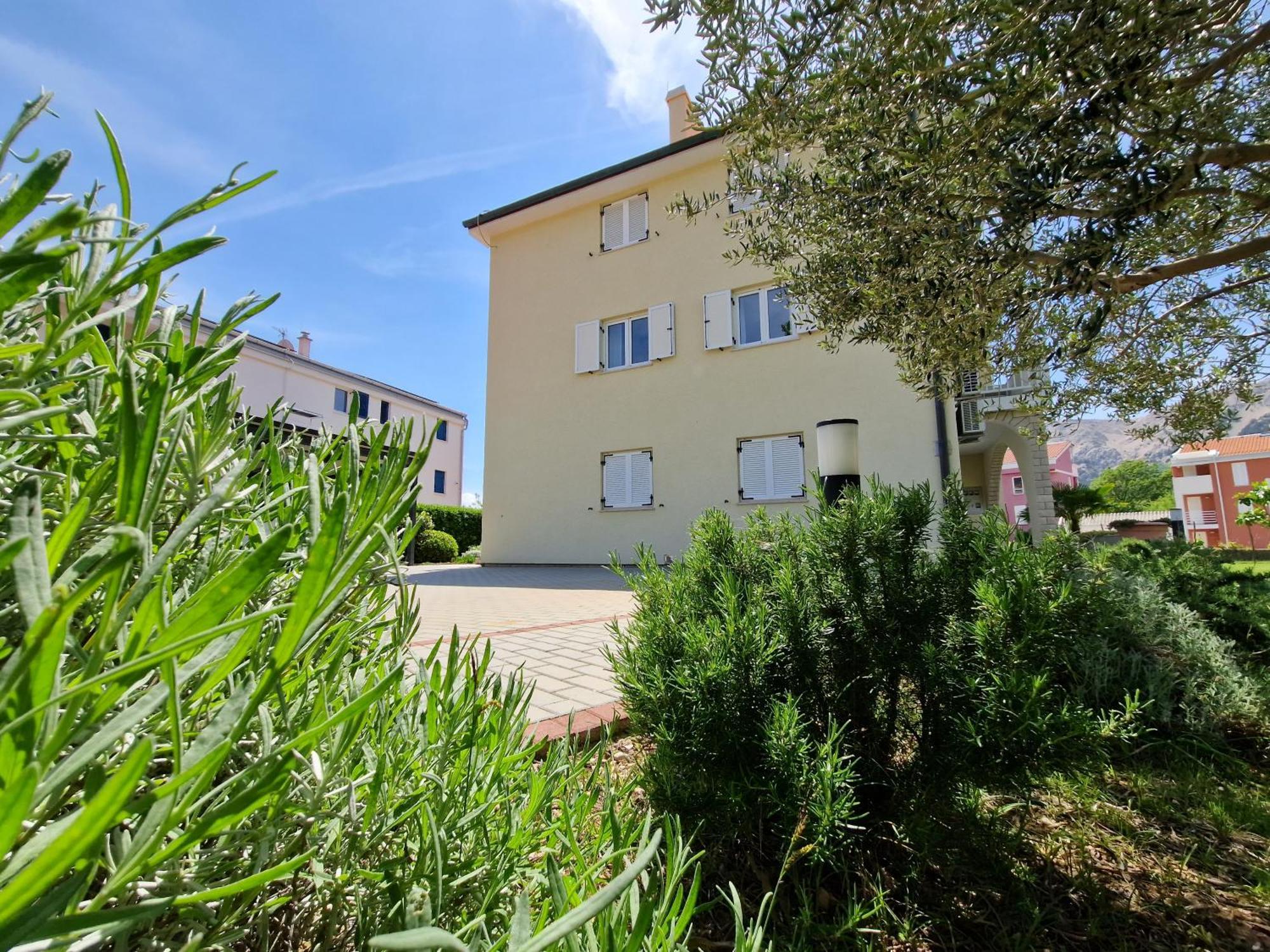 Apartments Josipa Baška Eksteriør bilde